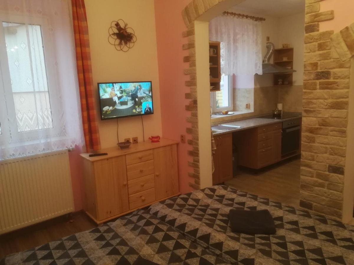 Apartmany Pod Baruncinou Skolou Ceska Skalice Exterior photo